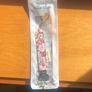Brand new Billy Bibs pacifier clip